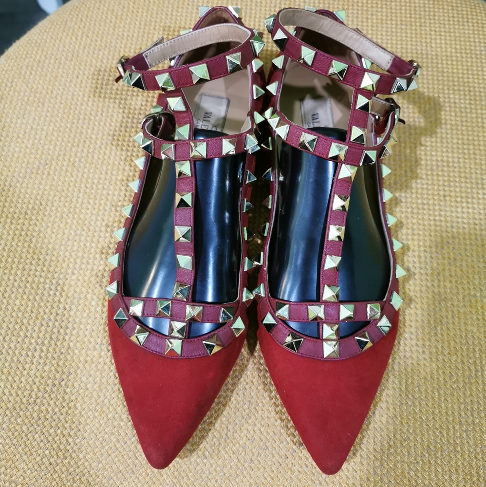 100% Authentic Valentino Gold Stude Size 6